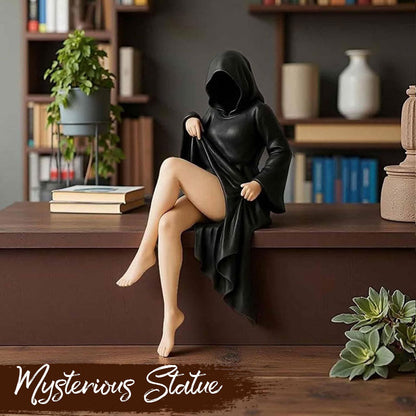 Mysterious Statue – Sortklædt Dronning Dekorationsfigur