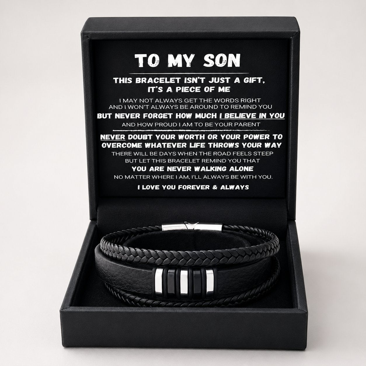 Til min søn — »Never Walk Alone«-sæt med flettede armbånd 🖤