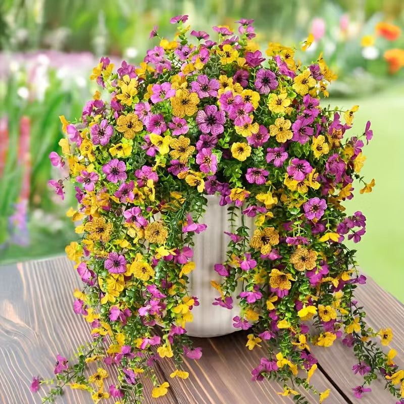 Udendørs kaskade af tusindfryd og eukalyptusblomster – UV-bestandige