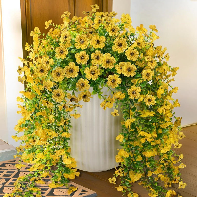 Udendørs kaskade af tusindfryd og eukalyptusblomster – UV-bestandige