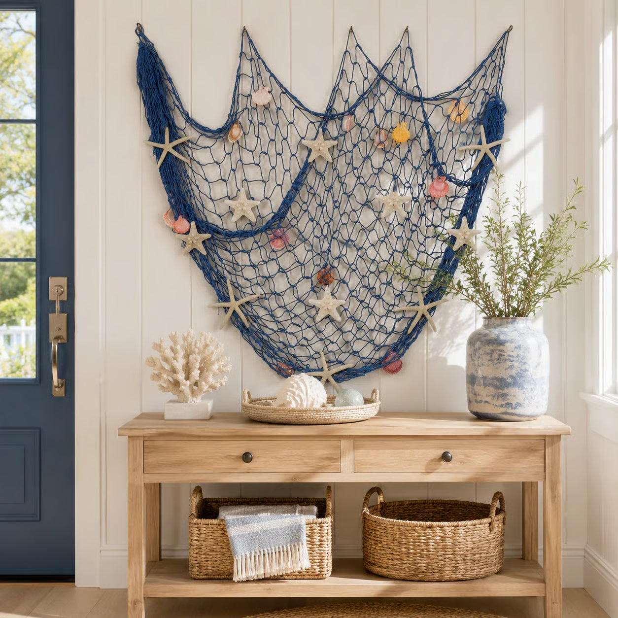 🌊✨ Vægdekoration af kystfiskenet med lysguirlande