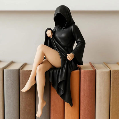 Mysterious Statue – Sortklædt Dronning Dekorationsfigur