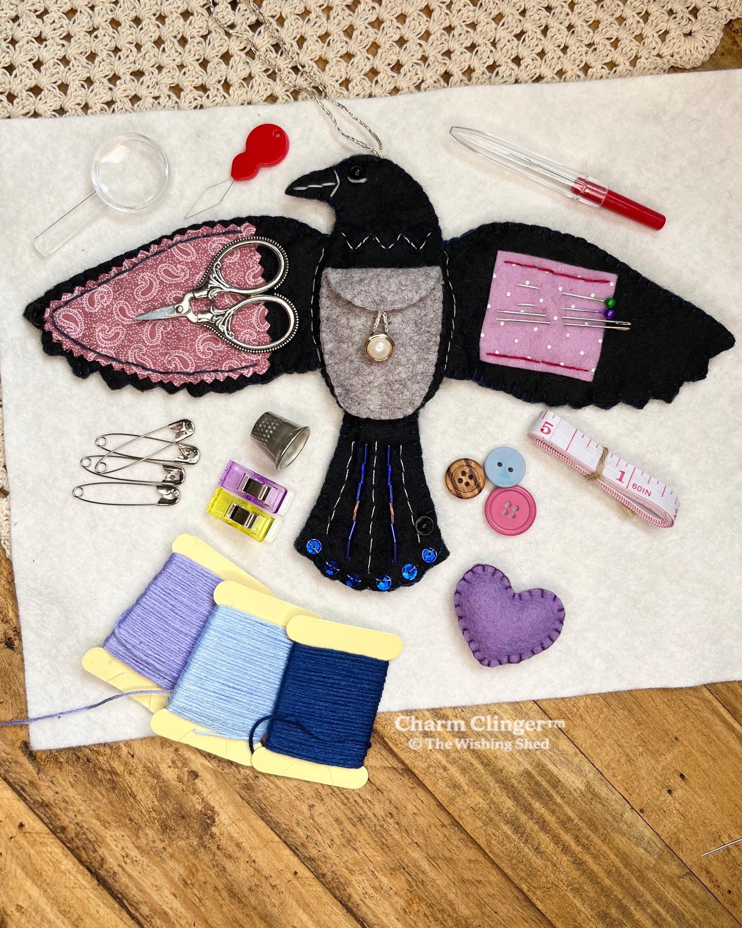 🖤 »Raven's Keepsake - Guardian of Stitches« 🪡