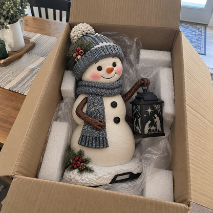 ⛄️🎄Snowman Nativity Glow™ – Solcelledrevet juletrappelygte med projektion af den hellige familie🌙