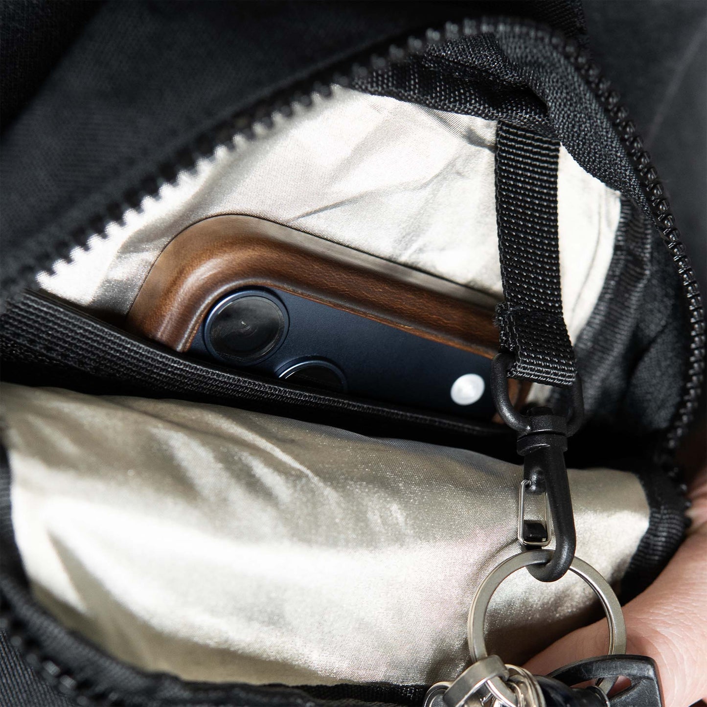 🔒Sidste dag med 50% RABAT🎒Opgraderet 2.0 Rejseslyngetaske | Tyverisikret, 500D Nylon, RFID-beskyttelse