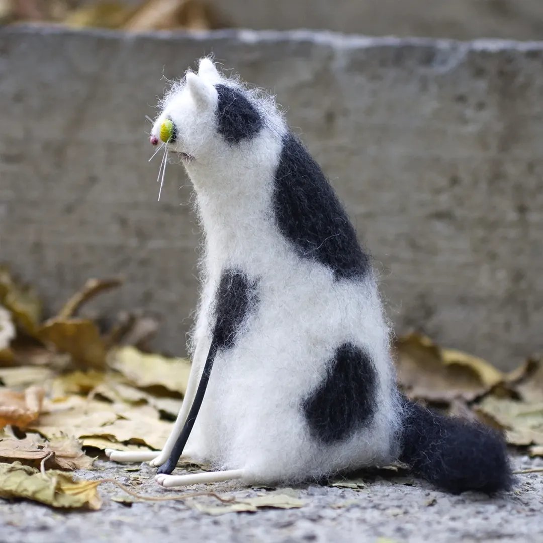 🎄✨Familiarer af uldfilt - skæve håndlavede følgesvend